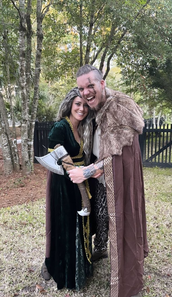 — 𝐇𝐯𝐢𝐭𝐬𝐞𝐫𝐤 (Parody) tweet media