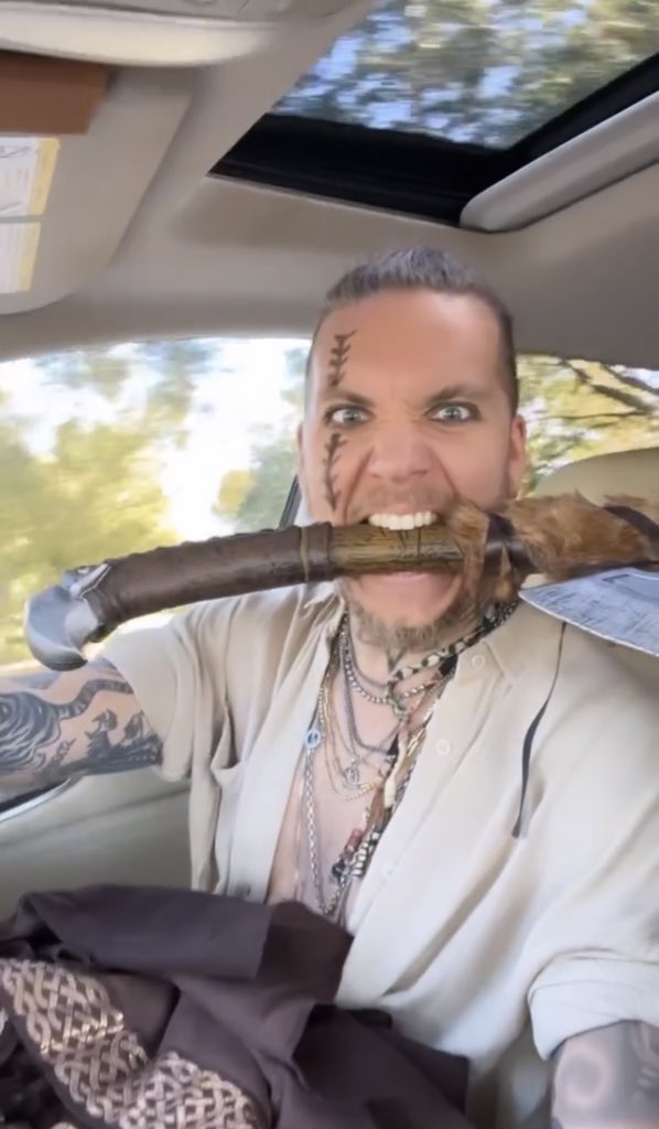 — 𝐇𝐯𝐢𝐭𝐬𝐞𝐫𝐤 (Parody) tweet media