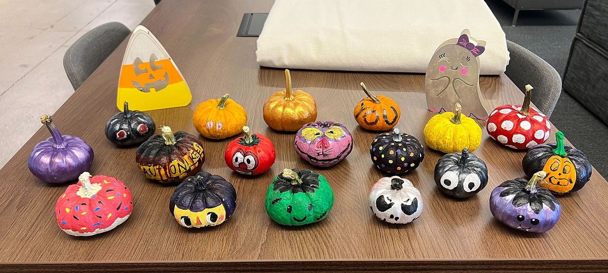 Digi_Kyle's tweet image. Our employees dressed up for Halloween last week for our Pumpkin Painting celebrations both virtually and in person. We had themed snacks, crafts, and our design team transformed into characters from a famous movie. Can you guess which one?

#LifeAtAIQ #halloween #culture