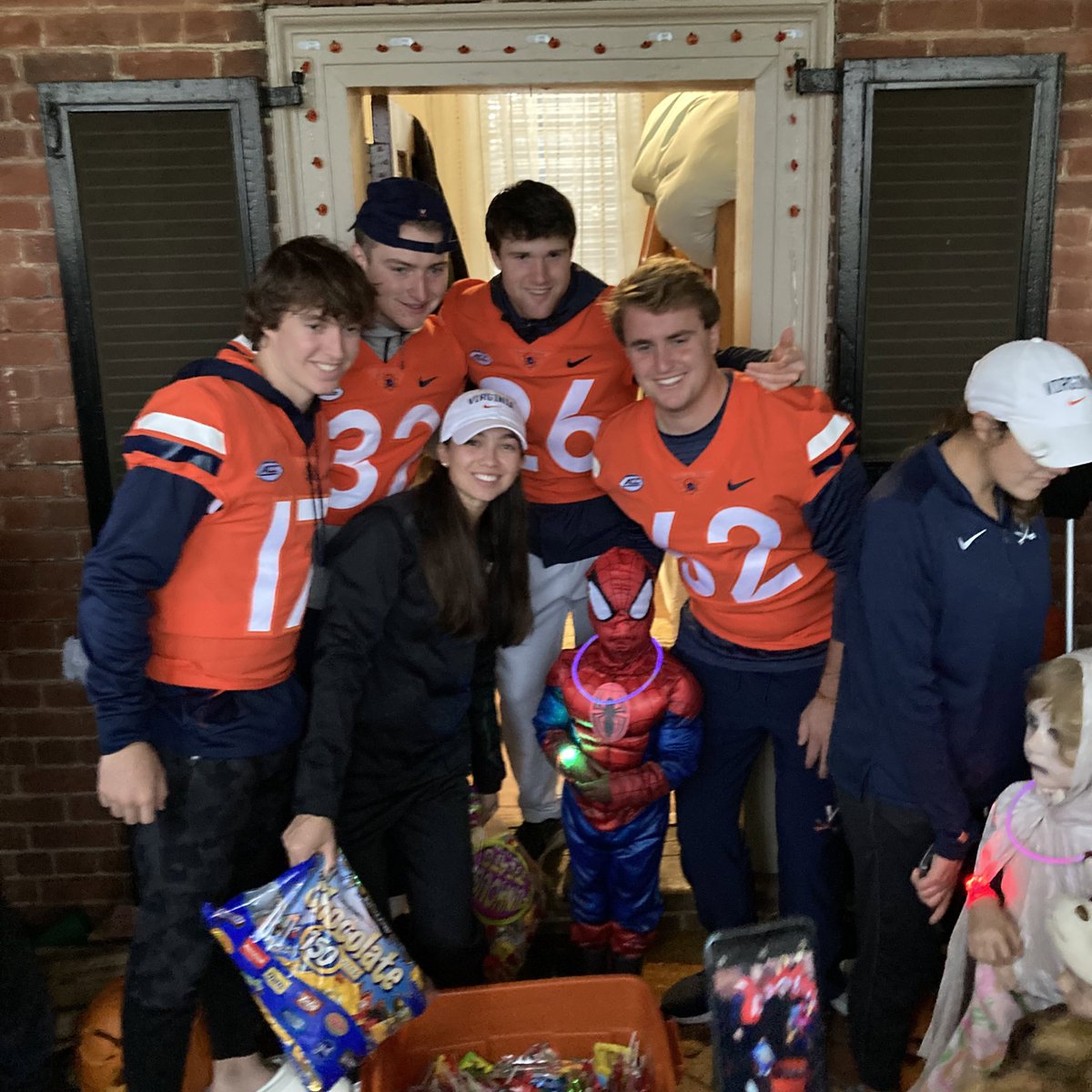 UVASAExperience's tweet photo. 2022 Trick or Treating on the Lawn. Thank you SAAC, student-athletes, and especially @UVAWomenSoccer’s Lacey McCormack for the Lawn Room! #GoHoos #wahoowa https://t.co/MMhmIz6hML