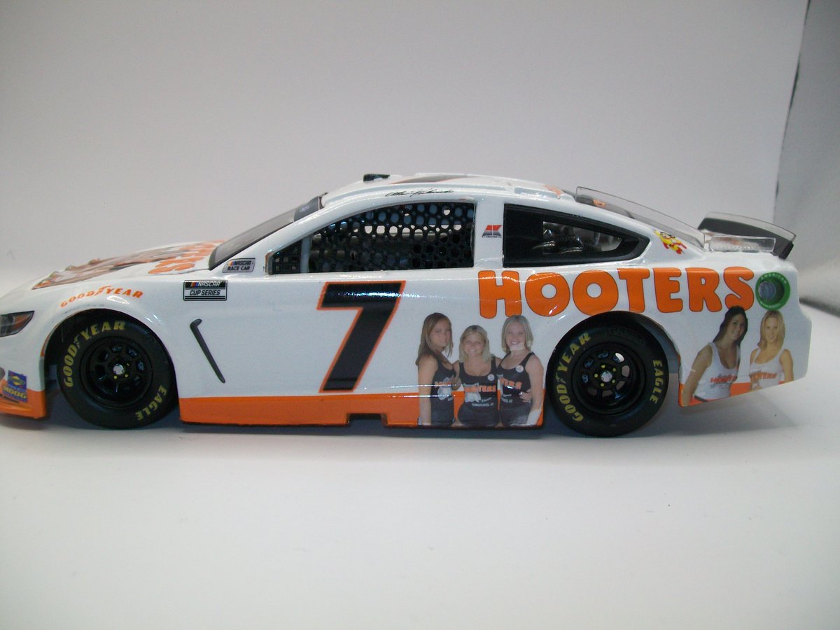 Alan Kulwicki Girls Of Hooters