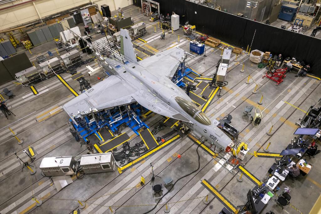Stress Testing Super Hornet’s Wings via NASA ift.tt/wHkf38n
