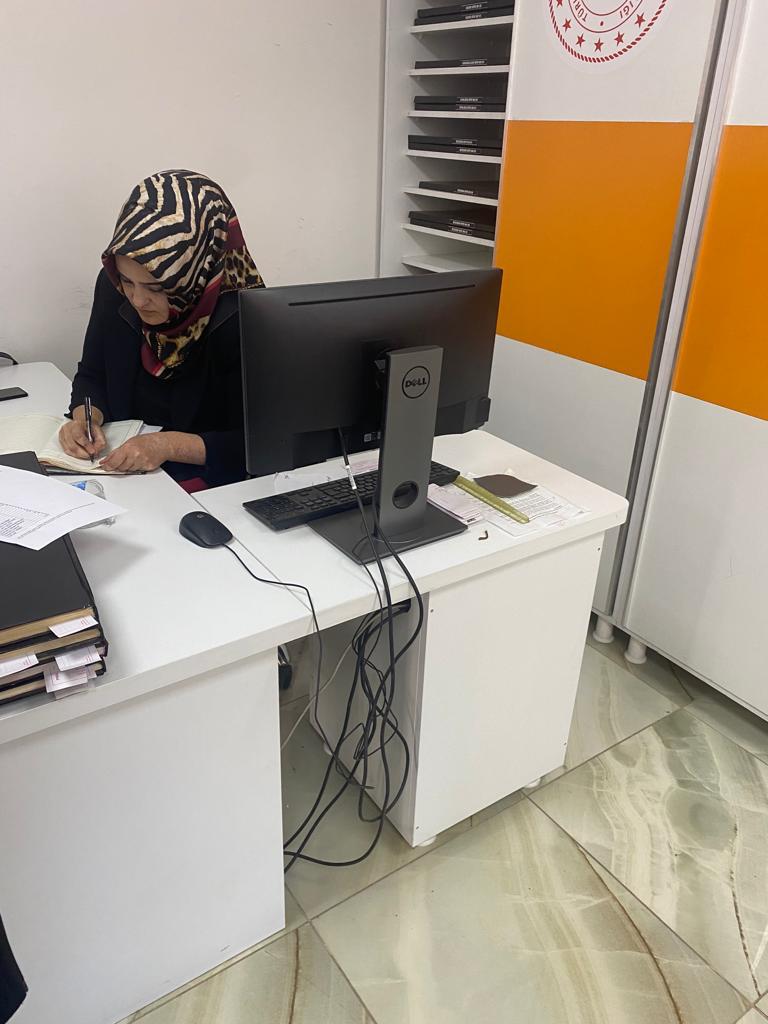 IlcePervari's tweet photo. İl Nüfus ve Vatandaşlık Müdürümüz Sayın Asiye GÜRLEK tarafından bugün İlçe Nüfus Müdürlüğümüzün denetimi yapılmıştır. Ziyaretlerinden dolayı kendilerine teşekkür ederiz. https://t.co/vpMRpeNxDg