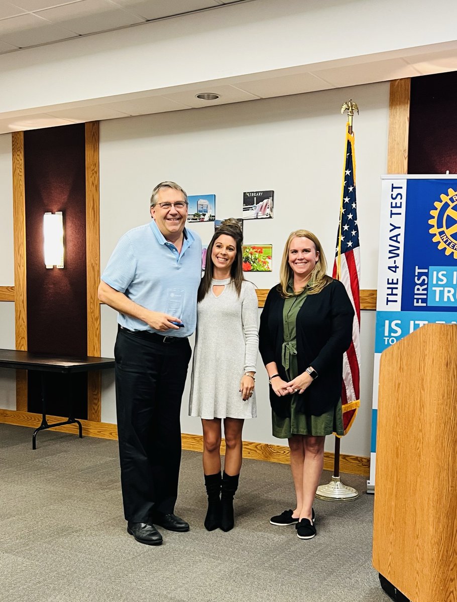 Congrats to our own Executive Director, Richard Payonk, for winning the Vocational Service Leadership Award from Terre Haute Rotary. We are extremely proud of Richard and happy to have him recognized by others for his great service to United Way and our community!