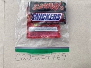 Investigators have learned that the THC edibles were packaged along with regular full-size chocolate bars inside individual zipped sandwich bags.  Anyone with information or to make a report is asked to contact the Major Crimes Unit at 204-986-6219.
winnipeg.ca/police/press/2…