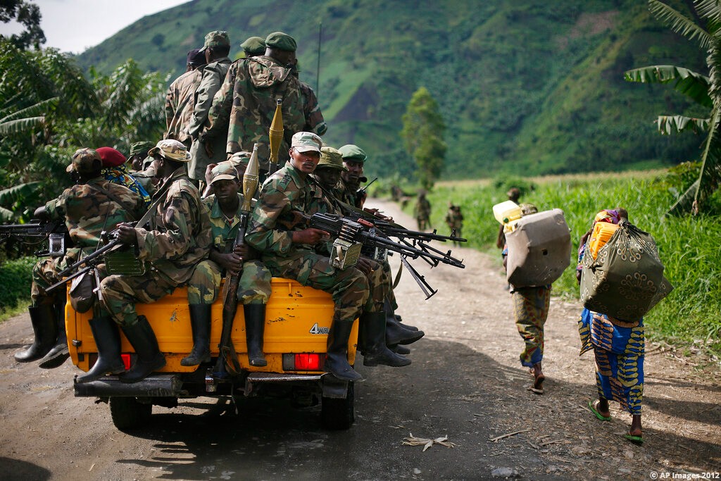 Le M23 a causé d'immenses souffrances et des morts, il doit cesser immédiatement les hostilités dans l'est de la RDC 🇨🇩. Les États-Unis appellent à une reprise rapide du processus de Nairobi et du processus de médiation trilatérale de Luanda. state.gov/translations/f…