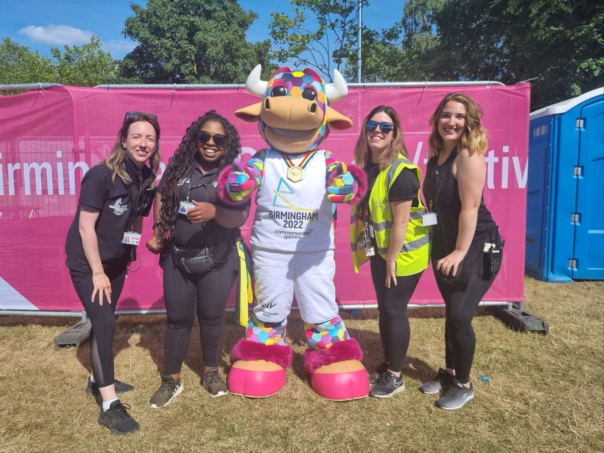 DiandraMcCalla_'s tweet photo. Well my role at @OpusArtsEvents has come to end. It's been an absolute roller coaster ride and privilege producing the B2022 Neighbourhood Festival Sites and being a proud Aunty to the fantastic Neighbourhood Producers💖 And shout out to the lovely OPUS team 💫

On to the next... https://t.co/aoV7eAGFsa