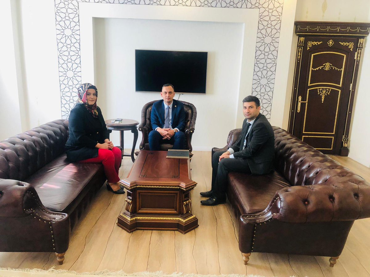 İl Nüfus ve Vatandaşlık Müdürümüz Sayın Asiye GÜRLEK İlçemiz Kaymakamı Sayın Mehmet Faruk KAZDAL 'ı makamında ziyaret etti.