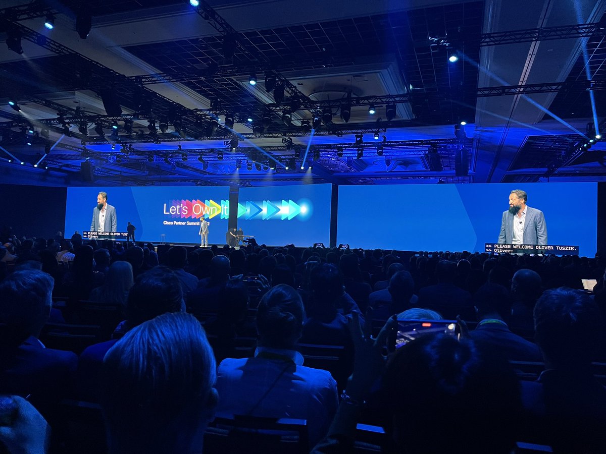 robbom3's tweet photo. And away we go #CiscoPS22 https://t.co/CjKNua2FMI