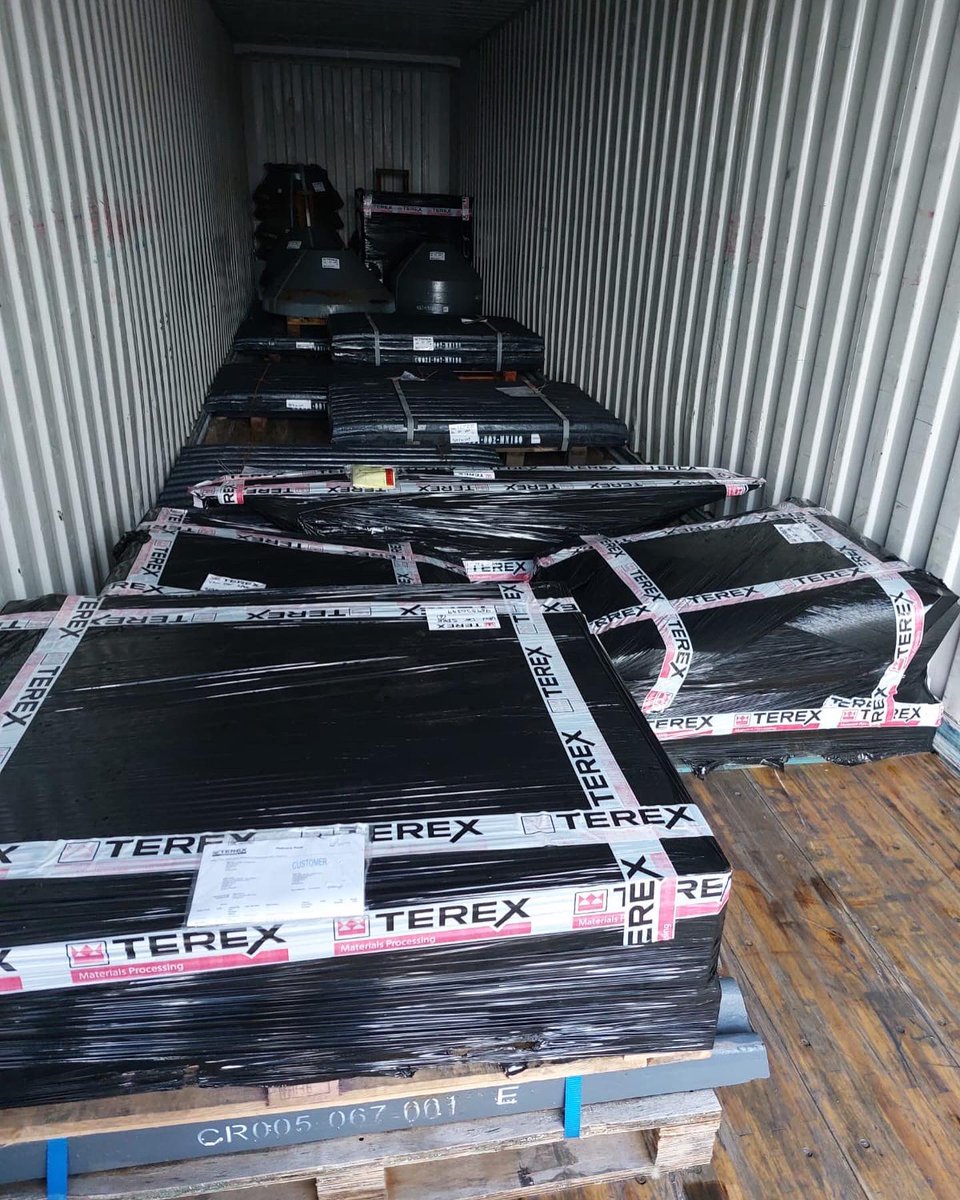 Onze onderdeel-specialisten van de afdeling breken, zeven en recycling hebben weer diverse mooie zware afleveringen klaar staan voor transport.

Slijtdelen voor kegel- en kaakbrekers van Powerscreen zullen spoedig weer vele tonnen gaan produceren.

#uwproductieonzezorg