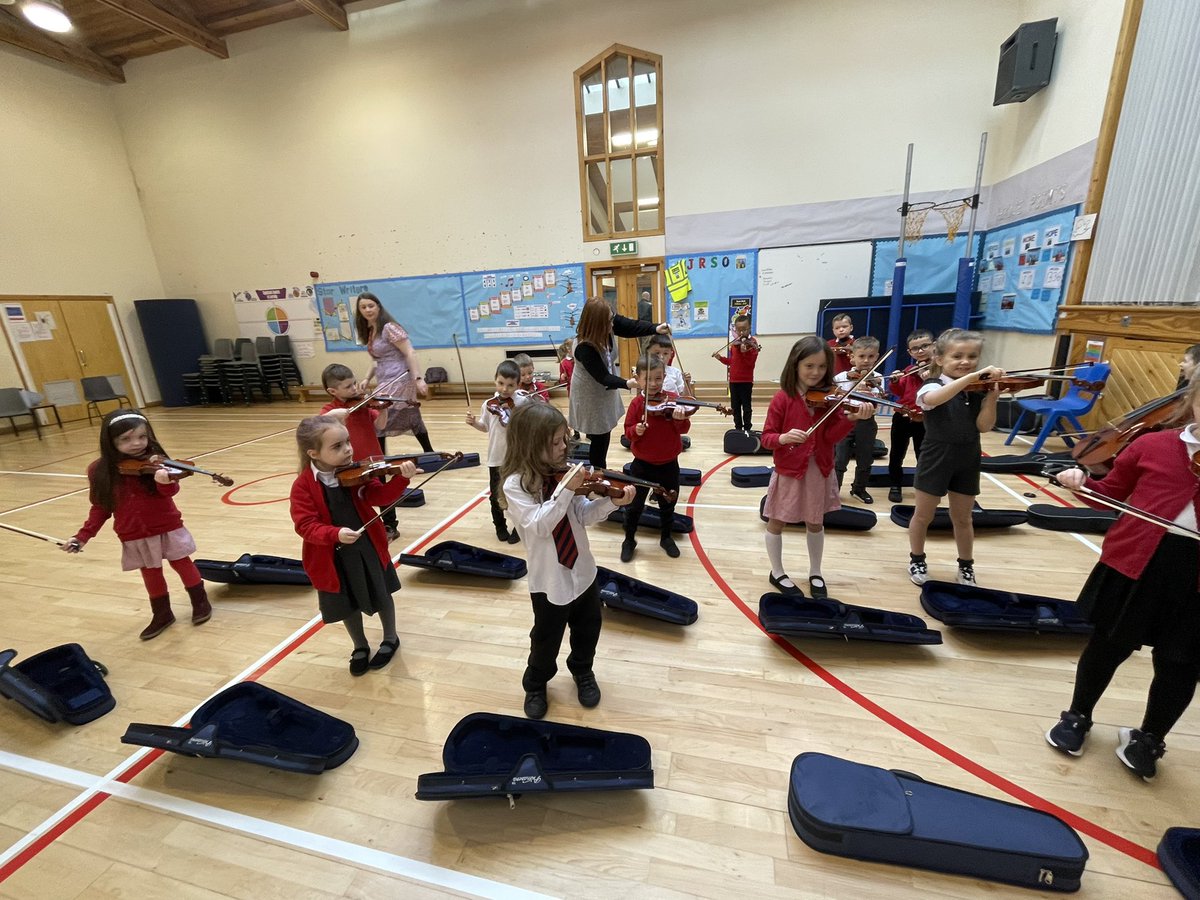 Miss_McIntosh0's tweet photo. After lots of practise to make bow bunnies with our fingers and holding our bows correctly we started to play our string instruments using our bows today! 🎻 Lots of smiling faces having lots of fun! So proud of how far we have come this year with Baby Strings 🎻 @CarmylePS https://t.co/AxXyAtfsFD