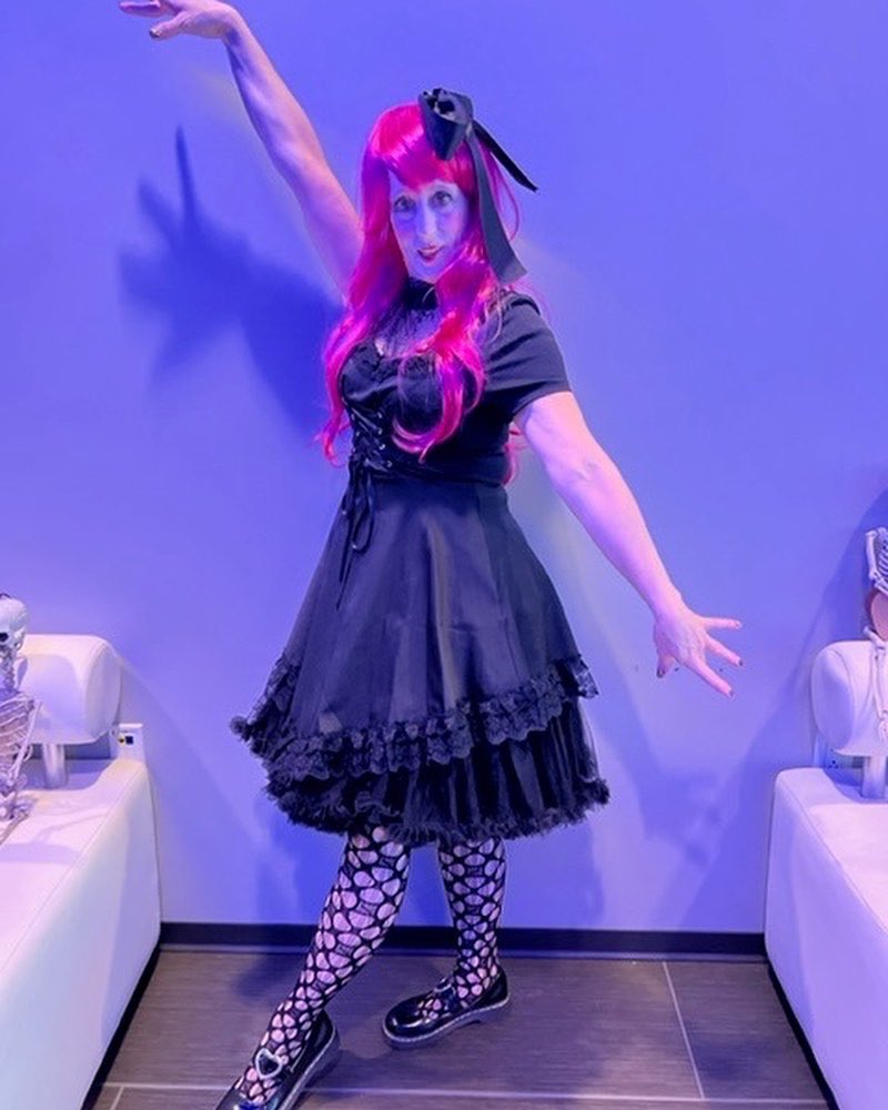 wearevisualdata's tweet image. Our staff had a lot of fun dressing up for our Halloween Costume Contest. Congratulations to the winners - ‘The Steve Latshaw Team’ consisting of Courtney, Maggie, Danny, Kevin, &amp;amp; Steve!

#wearevisualdata #visualdata