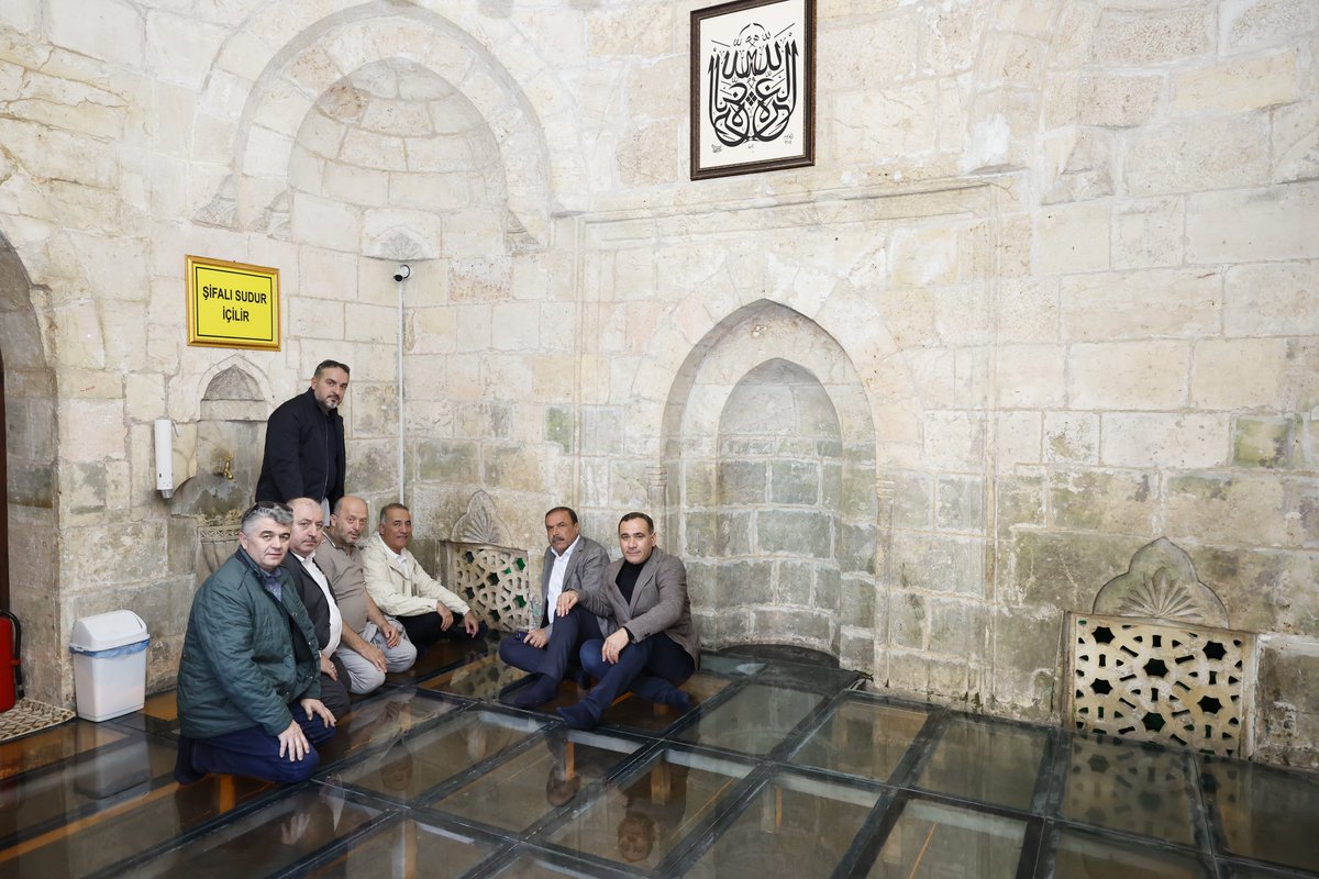 Hz. İbrahim(A.S.) makamını ve Balıklıgöl’ü ziyaret ederken, bu güzellikleri ziyaret eden hemşehrilerimizle de muhabbetimizi paylaştık.