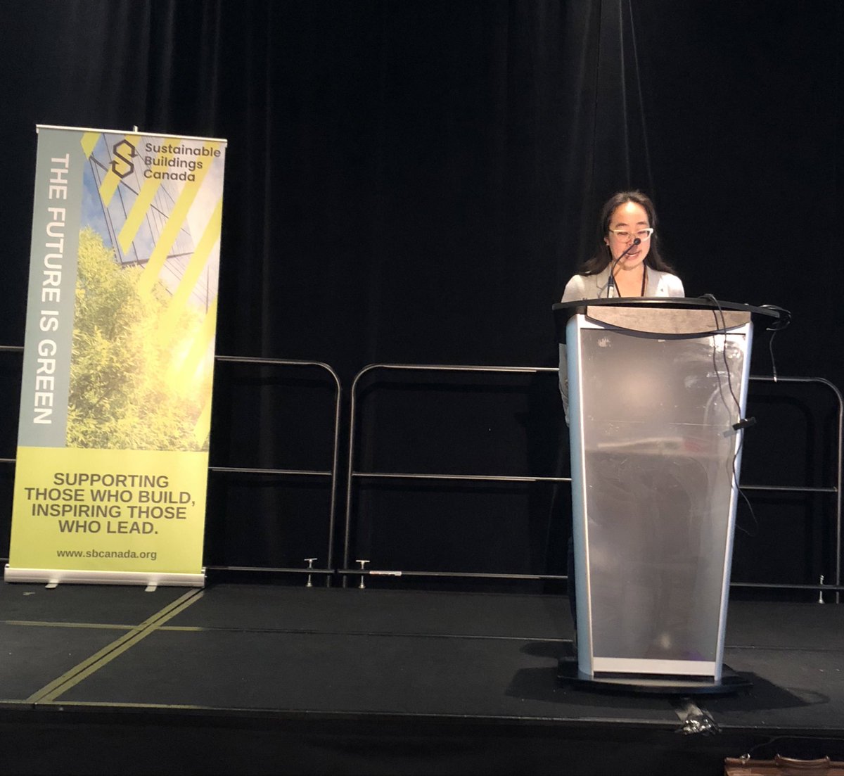 Present for the GreenBuildingFestival today, where interesting discussions on sustainability are taking place. Our very own Elsa Lam introducing Scott Bucking to kick off the first session for this afternoon. @CdnArch; @Building_mag; @SustBldgCan; #GBF22