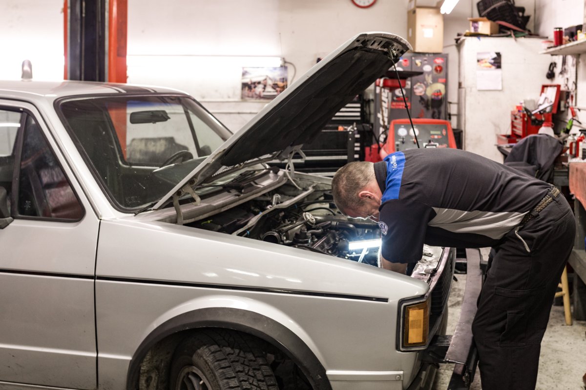 HardysMotorWerk's tweet image. For years, we've been building a reputation as the best repair shop in Parker. Come by our garage so we can show you what we're all about. #HardeysMotorWerks #GermanCars #GermanAuto #Audi #VW #AutoRepair #CarExperts