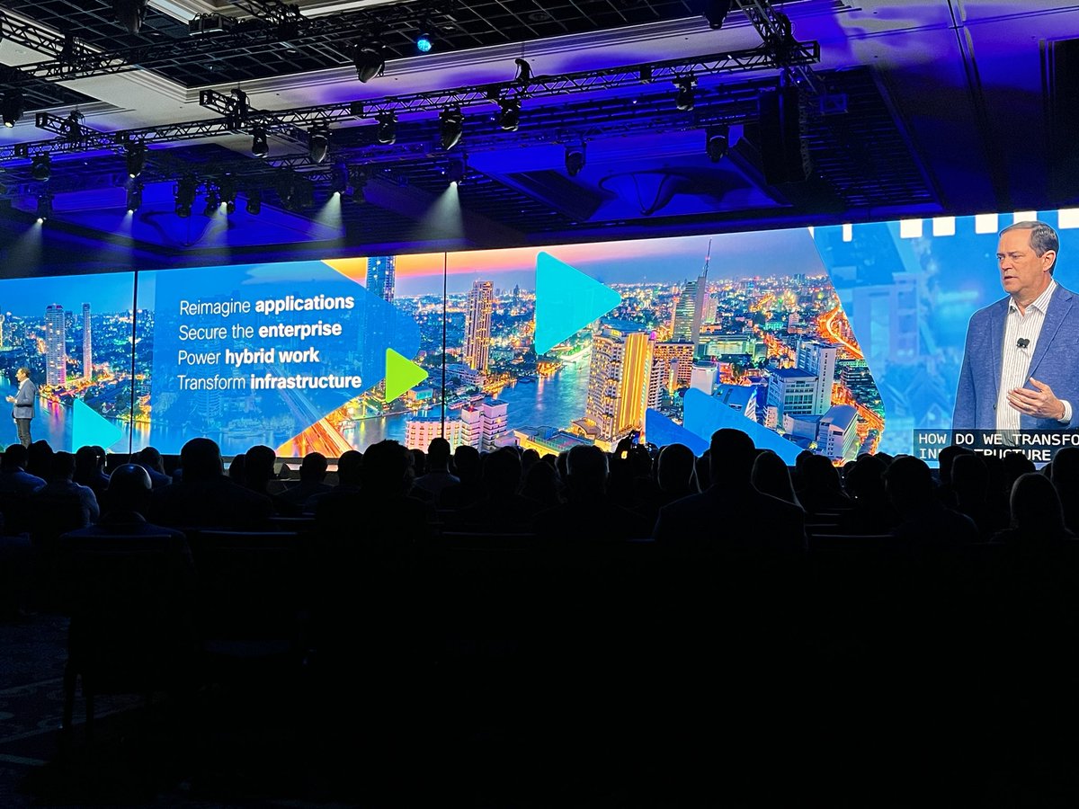 Cisco CEO Chuck Robbins addressing the audience at CISCO’s first in-person partner summit in 3 years #CiscoPS22