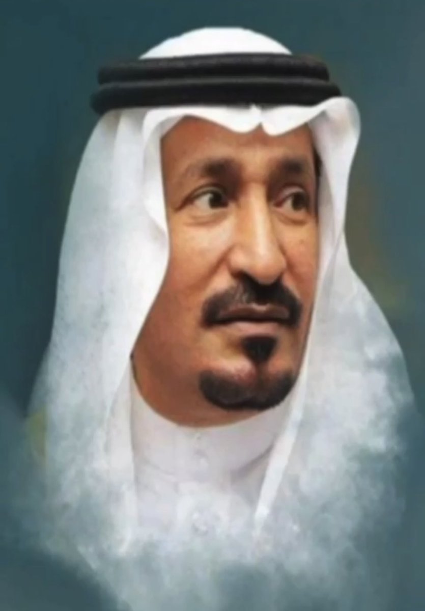 طلال ابن وصل قول وفعل عز الرفيق
 ذكْره علا بين شعب المملكه كلها
 يقدم على الاوله فعله بوجهٍ طليق
 ابيض ولا انه حضر للمشكله حلها
الله يعزه  عزيز النفس  عزٍ وثيق
جعله  يحقق  طموحاته  ويحتلّها
يستاهل المدح والتمجيد حقٍ حقيق
ياطيب طيبه وجوداته على حِلّها