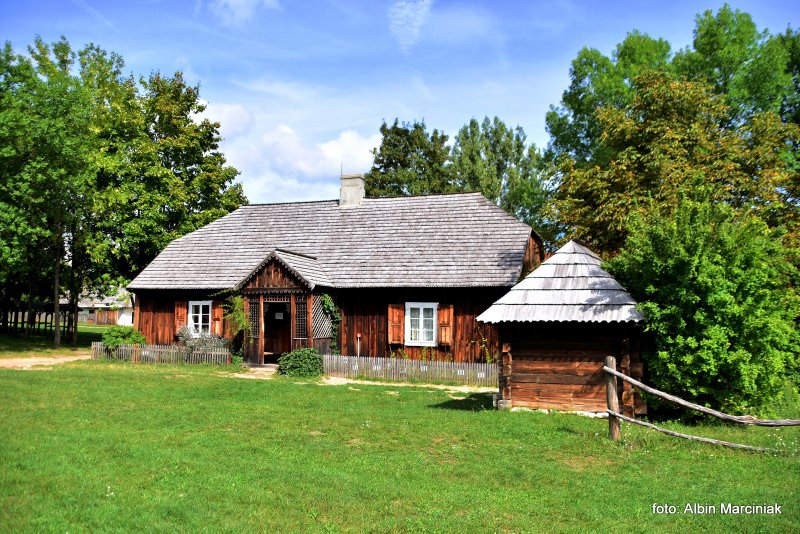 KP_Srodziemie's tweet photo. Muzeum Wsi Kieleckiej - Park Etnograficzny w Tokarni  
https://t.co/ek1GGJcmxq 
#Europapark #Europa #visitWorld #BestWorld #TopWorld #fotografia #VisitEurope #Foto #photography #photo #PHOTOS #landscapephotography  #Szymbark #skansen #heritage #Muzeum #visitPoland  #Kielce https://t.co/4ggoYt8fMC