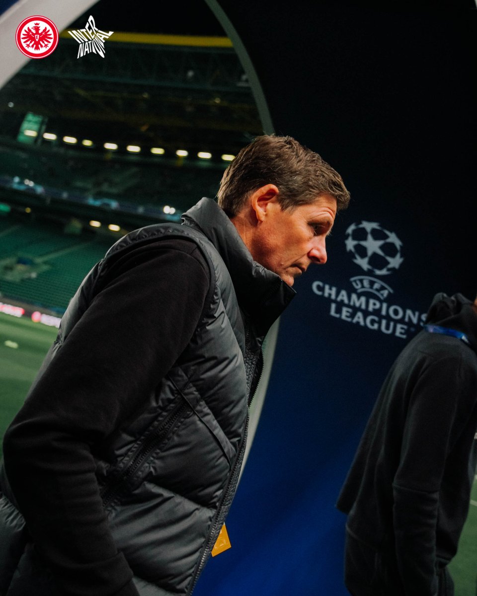 Eintracht's tweet image. 💬 OG bei der PK nach dem Spiel:

"Was mich wahnsinnig stolz macht: Wir waren immer wir. Wir haben unser Ding durchgezogen. Egal in welchem Stadion. Egal ob in Rückstand oder bei einer Führung. Großes Kompliment an alle."

#UCL | #SCPSGE | #SGEuropa