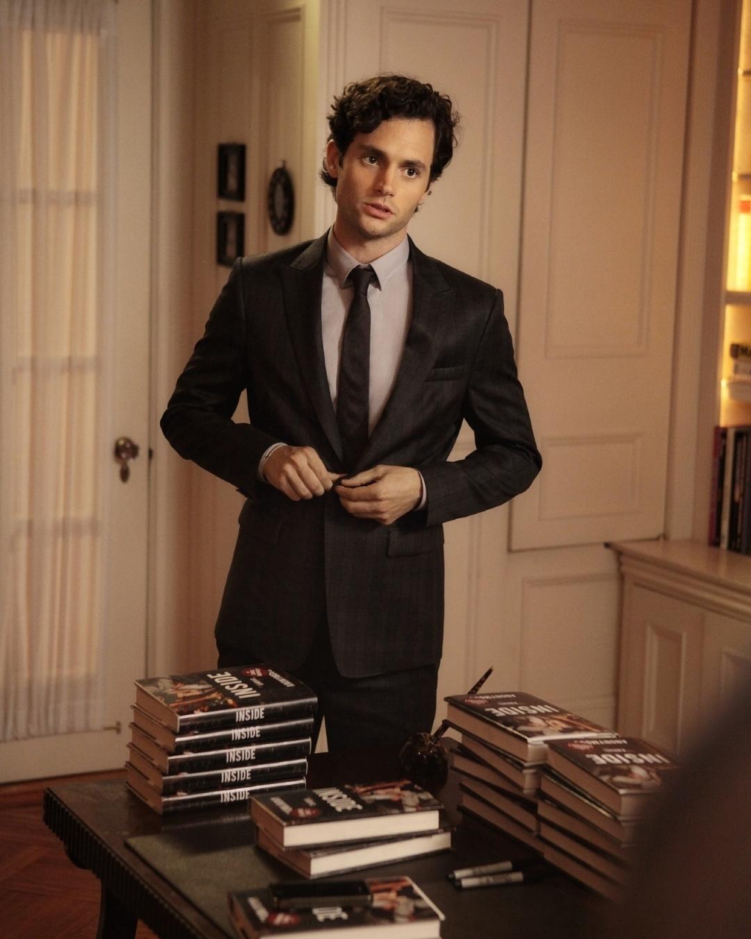 From Lonely Boy to Stalker Boy, Happy Birthday Penn Badgley!
xoxo IMDb  Gossip Girl, You 