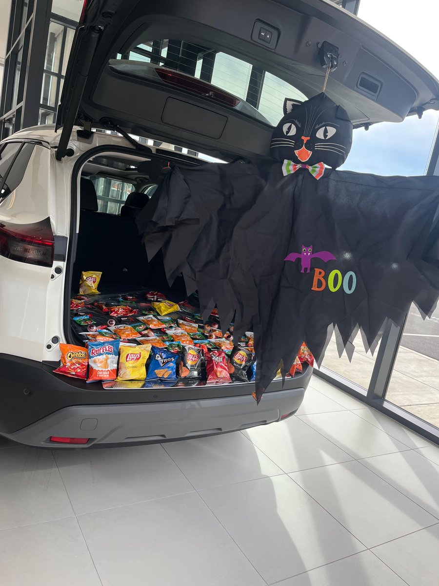 Happy Halloween from us here at Flow Nissan of Statesville! 🎃

#HAPPYHALLOWEEN #HALLOWEEN2022 #SUPERHEROS #FLOWNISSANSTATESVILLE #TRICKORTREAT #BUYFLOWCARS #NISSAN
