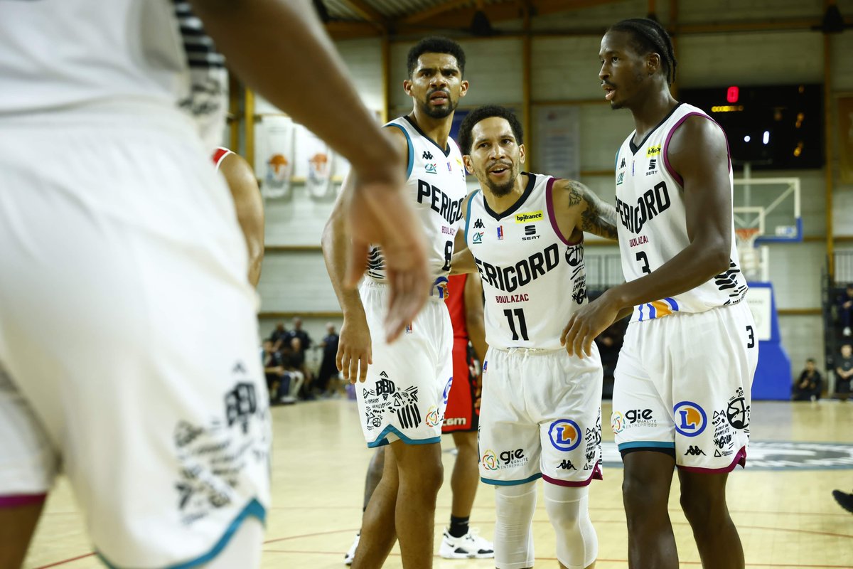 Be_BasketFr's tweet photo. Boulazac et Angers dans le dernier carré de Leaders Cup Pro B en compagnie de Lille.

➡️ https://t.co/FCLNXMK4dZ https://t.co/J1SehRCOiJ