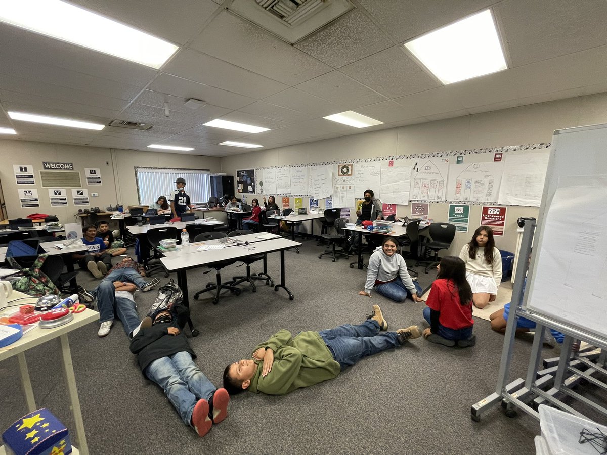 LisaLop40562397's tweet image. We had some fun with TCI creating a human map of Egypt and Kush. Trying to figure out the factors that contributed to their civilizations. #bsdGATE