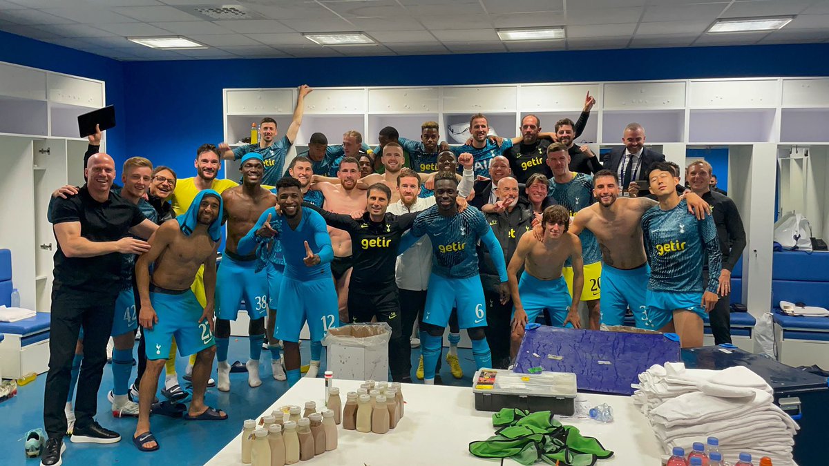 HKane's tweet image. Full time fireworks 🎇