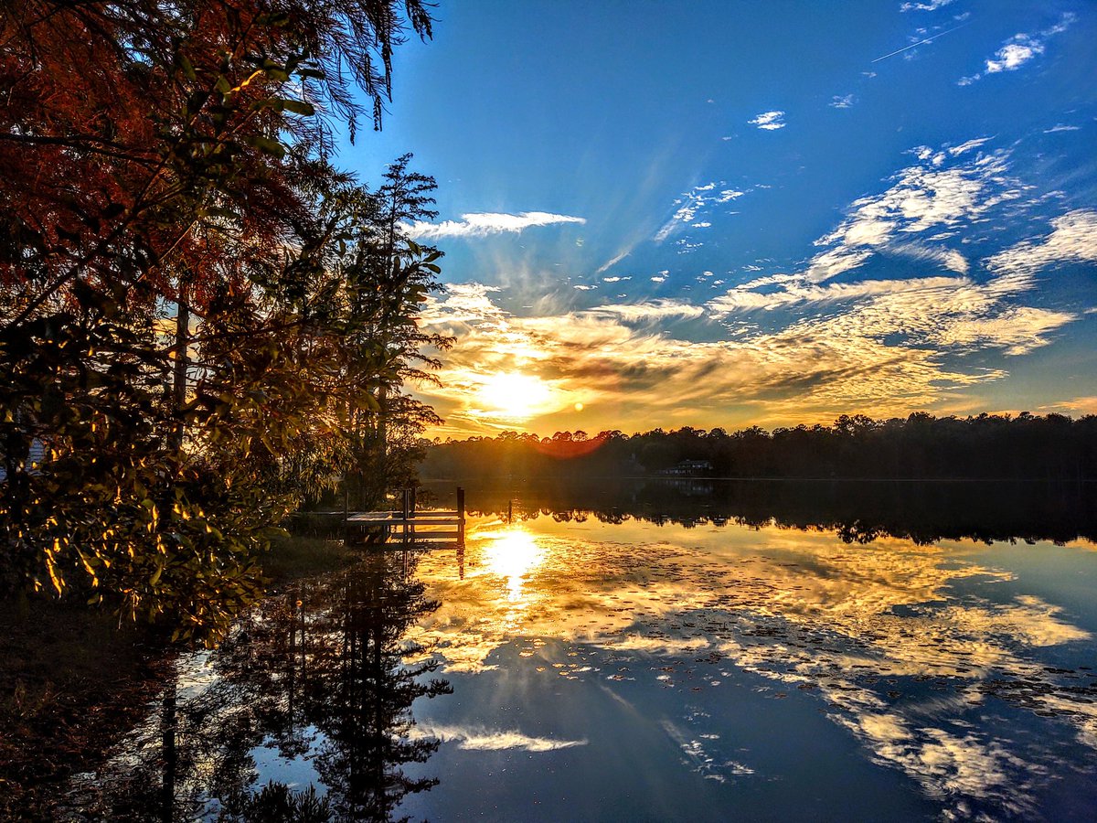 AprilAsaro's tweet photo. @EdPiotrowski sunset from Lawton Park, Hartsville tonight https://t.co/7sylLVvywc