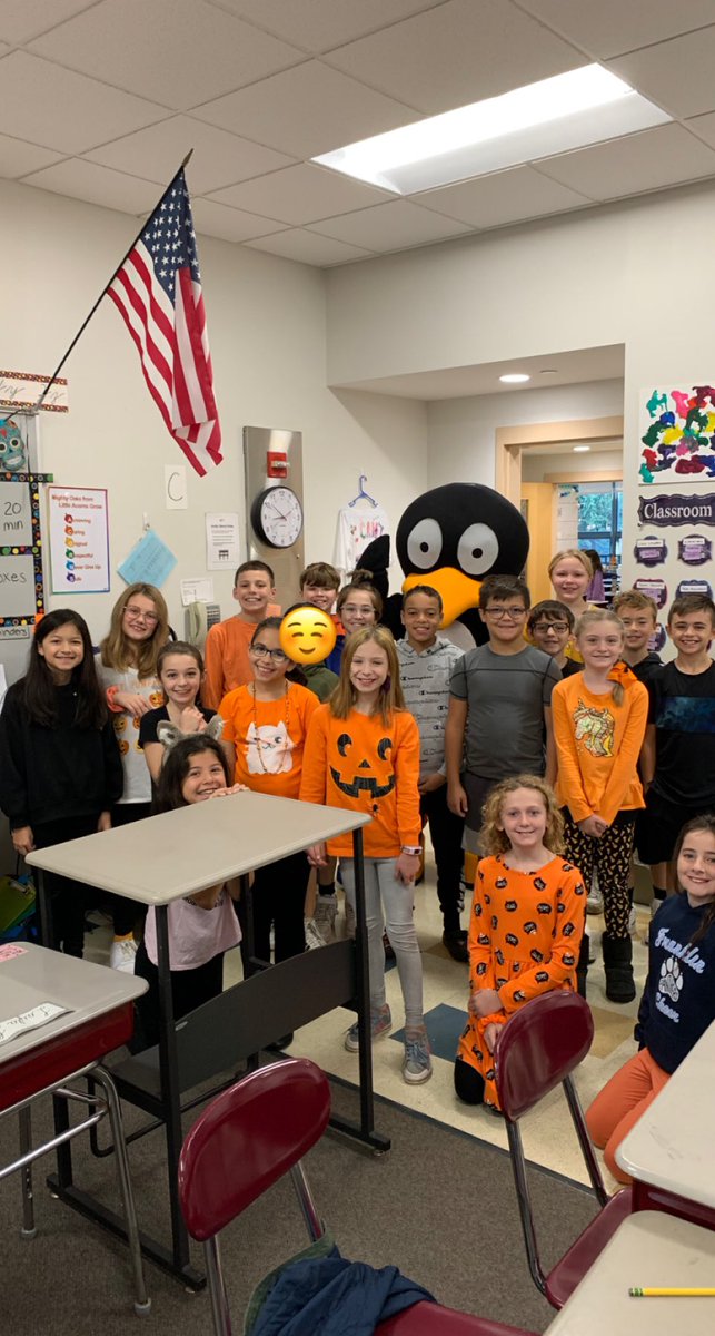 In all of the excitement yesterday, I almost forgot to post! We had an excellent day that started with a visit from JiJi and ended with many spooky activities, including making calaveras and papel picado to celebrate Día de los Muertos! #spookyseason