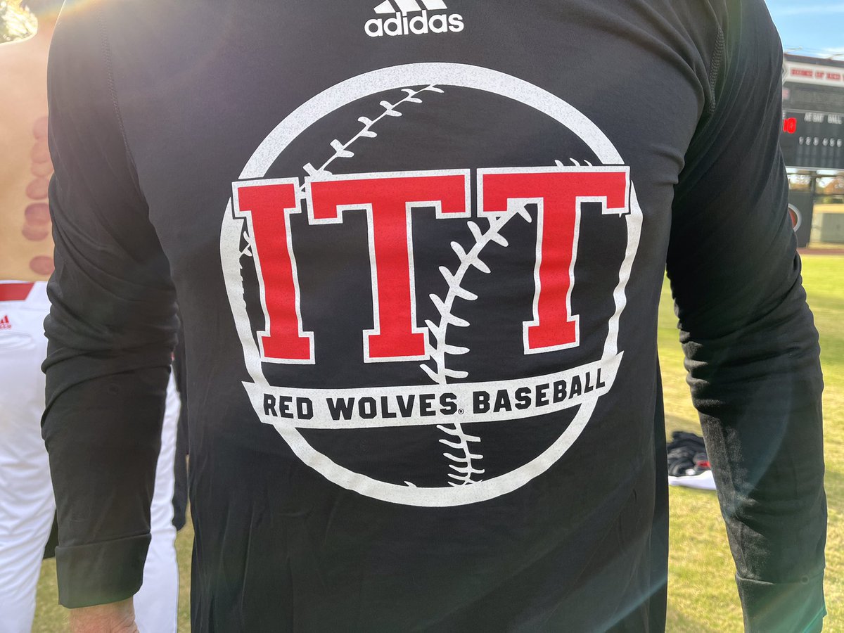 Arkansas State Red Wolves Baseball on Twitter: "Team photo: #ITT shirts