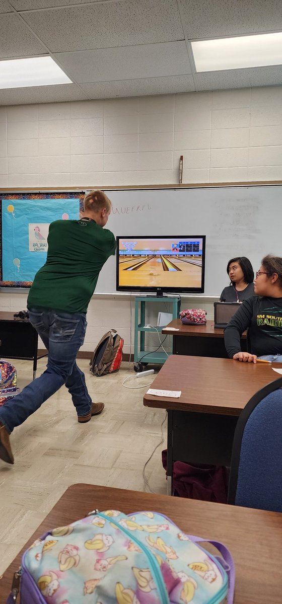 pswinozusa's tweet photo. @SMSouthPLS @SMSouthTDain @ckibby #studentvsteacher
#windowing
Best 2 out of 3... https://t.co/xeaDpG9K9Z