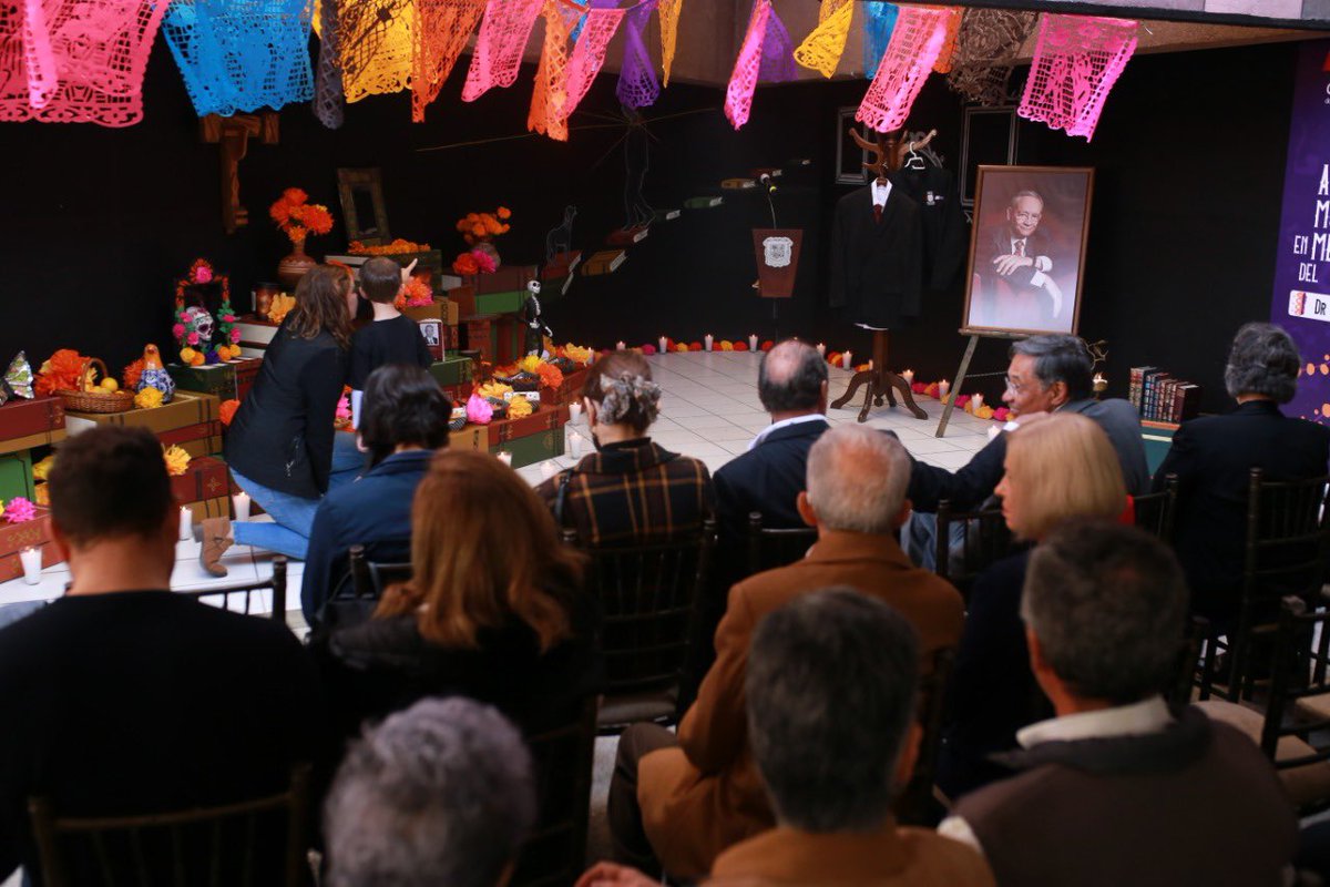 SergioARmzM38's tweet photo. Esta mañana tuve el privilegio de asistir en representación de nuestro Secretario General, Mtro. @xicotencatl38, a la celebración de Día de muertos 2022 y concurso de catrinas de la Secretaria de Educación Pública. https://t.co/0xatv5S5kh
