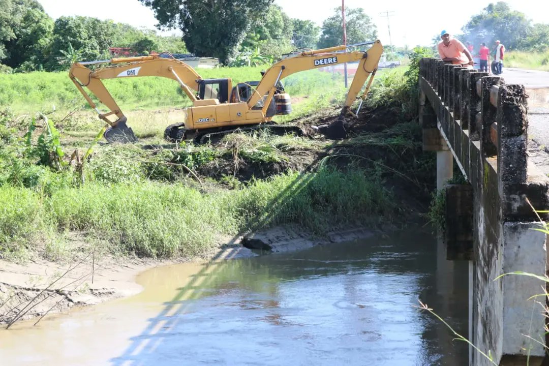 Estuvimos supervisando el inicio de los trabajos en el puente El Guamo, gracias a la respuesta inmediata de nuestro pdte <a href="/NicolasMaduro/">Nicolás Maduro</a> que desde el primer momento en que se registró la situación de emergencia producto de las lluvias, giró instrucciones para atender cada caso