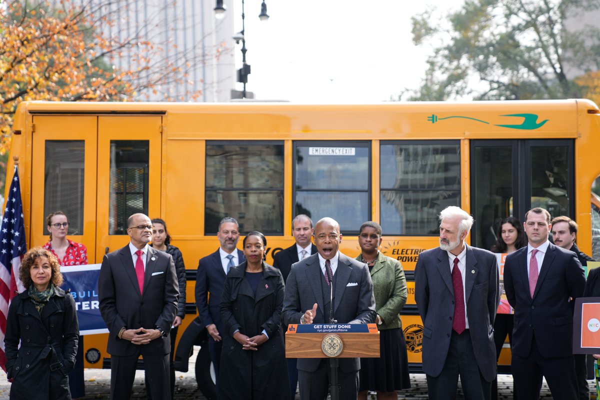 Every parent remembers watching their kid take that first big step towards their future on the school bus. 

Today we announced more than $18 million in federal funds that will put 51 new clean school buses on NYC streets and give kids a future that's cleaner, greener, and safer.