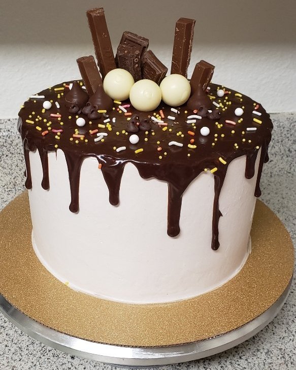 ruben_corella's tweet photo. #FelizCumpleaños #choloate #cake #pastel #chocolatelover #chocolatefan #pasteldechocolate #cakelover #tarta #tartas #Desserts #postres #tasty #food #foodie #veganfood #veganday #sweethome #bonapetit #salud https://t.co/N3vPFbnaSz