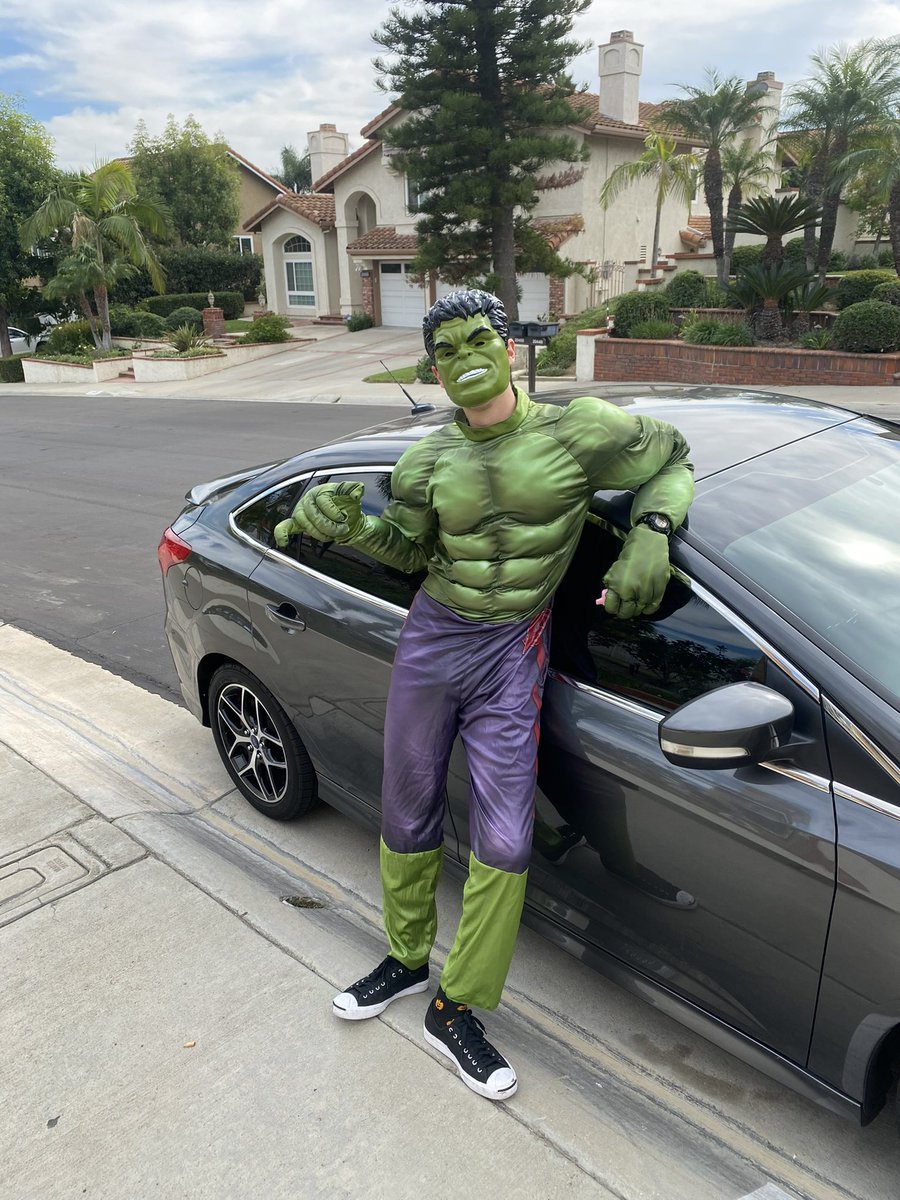 RobertWayneIIRJ's tweet photo. My work let me dress up as Hulk!🎃#enterprise #halloween https://t.co/KzgGcIvbXs