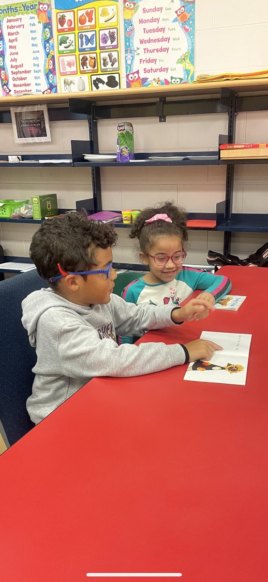 MrsGibbs210's tweet photo. #partnerreading #fluency #picturewalk #usewhatweknow @25Lafayette @LCalabrese1 https://t.co/cqVPyMqSl0