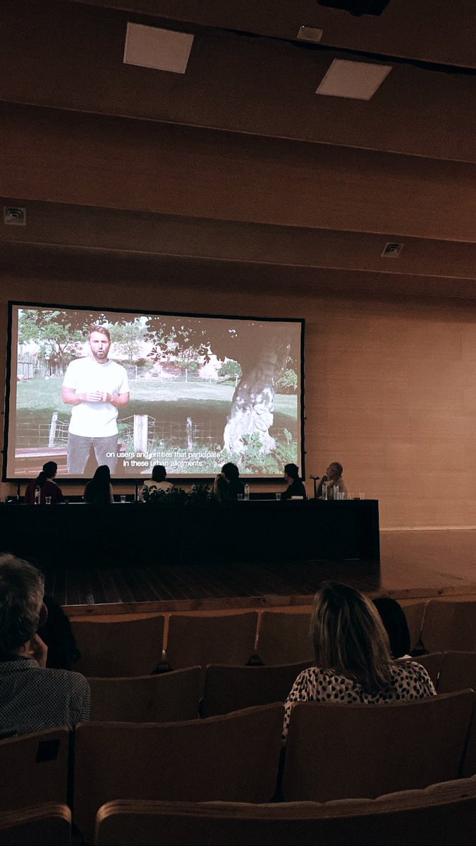 HortsConexusBCN's tweet photo. Compartimos conocimientos con compañeros de Torino, Bogotá, Buenos Aires, São Paulo, Lisboa y Santiago de Chile acerca de las Soluciones Basada en la Naturaleza con el objetivo de mejorar la calidad de vida de los ciudadanos #urbannatureconnectus https://t.co/vuAu7lb8G2