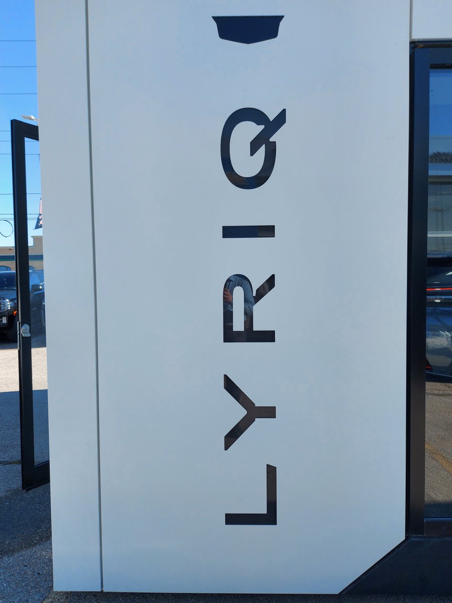 WallaceChev's tweet photo. Drop by and explore the All-Electric Cadillac LYRIQ SUV up close and in person until 5pm today! https://t.co/8UIm3X96Fp
