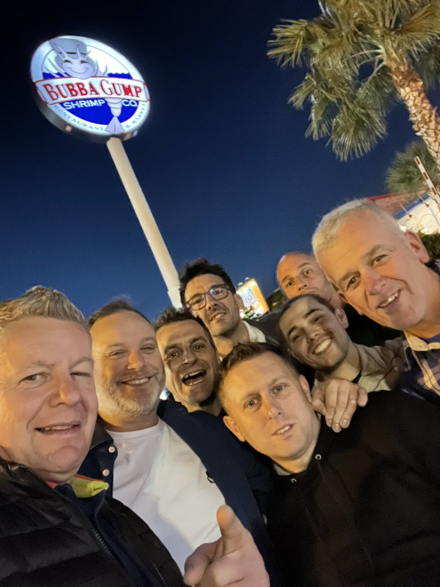 CWStalker9's tweet photo. Awesome last Day in the US of A🇺🇸 @BubbaGumpCo for Tea and a trip to @NASA before we flew home🚀✈️
This has been one hell of a Stag Do🍻@dogs006 🤠🇺🇸 https://t.co/Cf4ia2ODRC