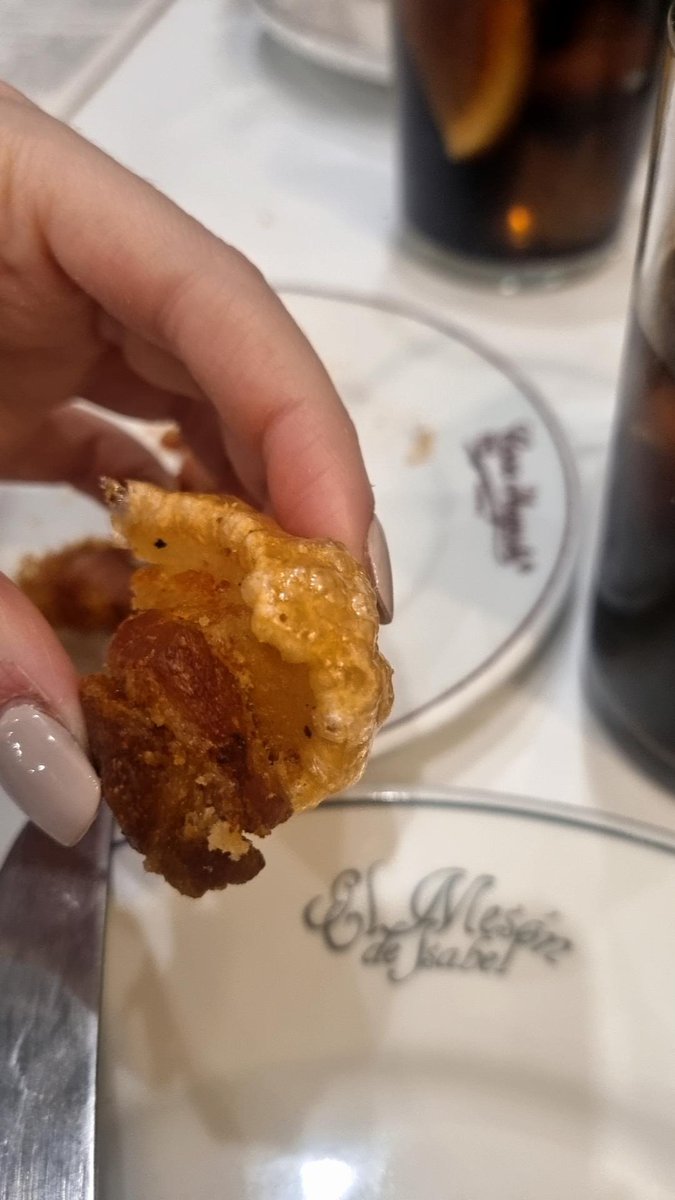 IsabelFed's tweet photo. De vuelta a Madrid parada obligatoria:
Mejor torrezno del mundo. https://t.co/bqqaDMj4fk