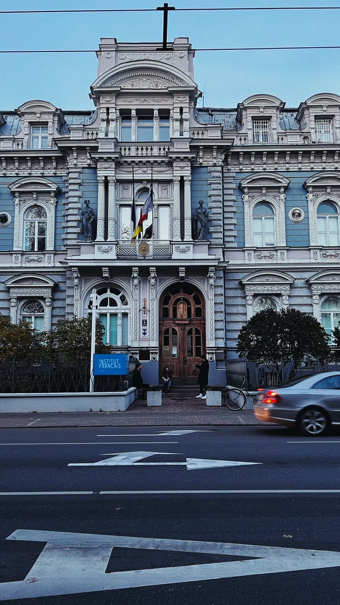 Šo piektdien Fiņķis &amp; PRAGAII būs bezmaksas koncerts Francijas vēstniecības telpās - fb.me/e/4THiMyID4 #tādsslinkums