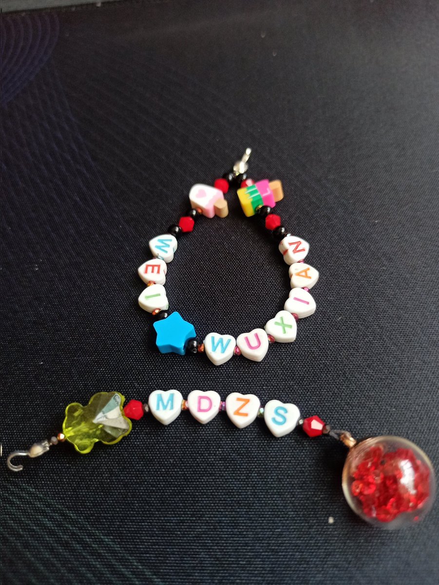 tiny_nyaomi's tweet photo. Nang dahil sa bagyo:
Limited prep time, limited supply of beads.. Hayss.. i would love to make more, would love to give more..
Hope this can make them smile..❤️
#WWXGleamingNight
>infairnezz mas madali gawin to kesa dun sa glassbead charms for CucumberBro🤣 https://t.co/vlnCsjBbQO