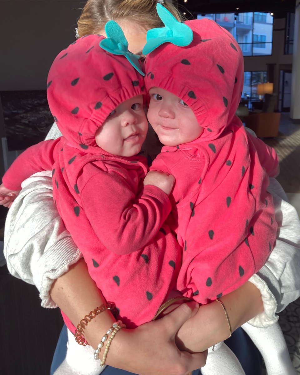 PromontoryKC's tweet image. 👻 A few residents we got to see before their night of trick or treating! We hope you got all the candy your heart desired! 🎃 
#promontoryapartments #kcapartments #happyhalloween #trickortreat #luxuryliving #nowleasing