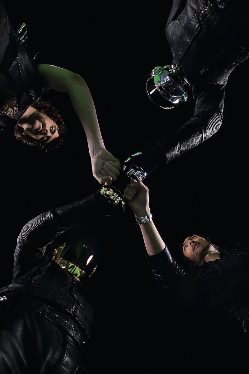 dailydapu's tweet photo. Daft Punk &amp; Justice for Tsugi Magazine, 2007 https://t.co/j9sRomEEbD