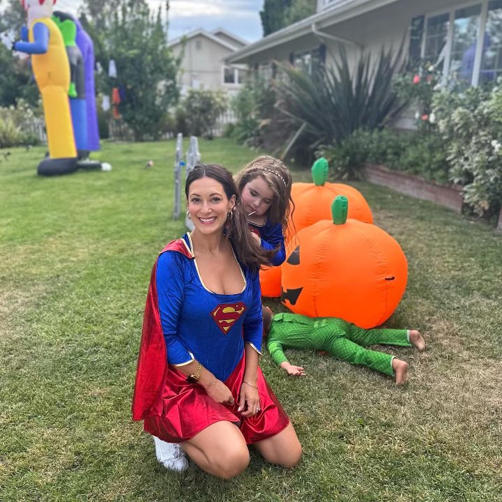 Halloween photo dump pt 1: Owlette, Catboy, Gekko, &amp; Belle ♥️🥰 &amp; of course we had a costume change into matching supergirl costumes 🙌🏽😝