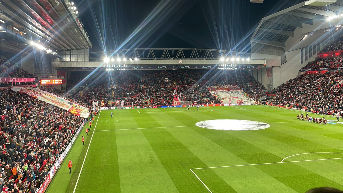 MThiggins97's tweet photo. Napoli 🔴 https://t.co/8McYj58whQ