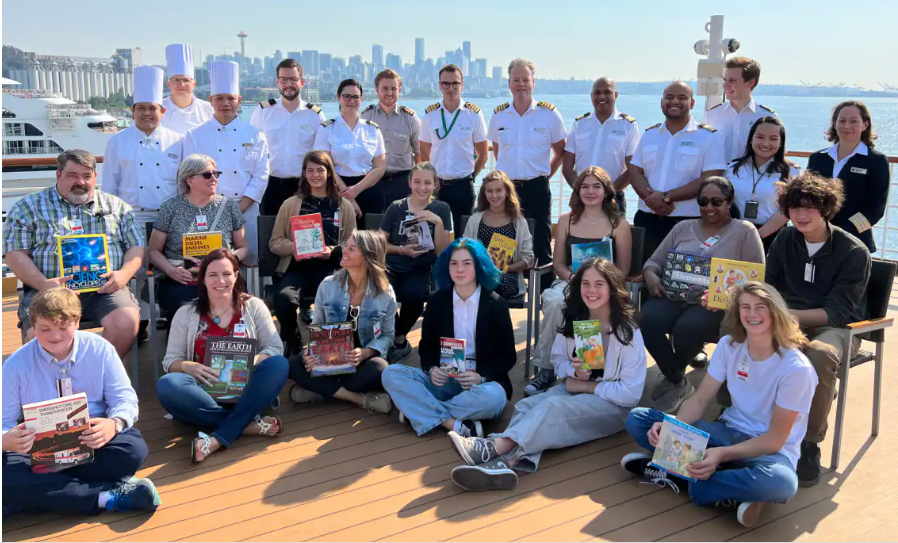 "Once you learn to read, you will be forever free," said Fredrick Douglas. We agree. #NationalFamilyLiteracyDay - 📖ecs.page.link/LCNRP 
#HALPartnerSHIPS