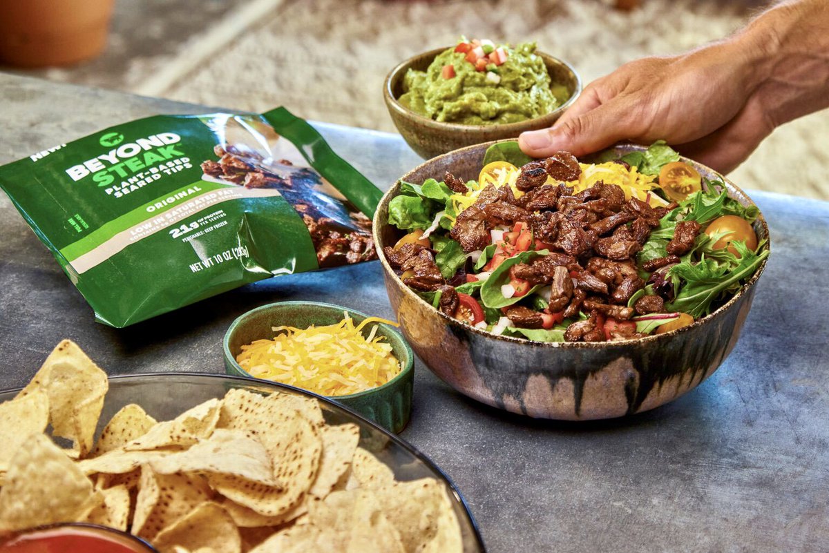 WorldAnimalNews's tweet photo. #PlantBased #BeyondSteak Debuts In Stores Nationwide, Including More Than 5,000 Krogers & Walmarts ๐๐ฑ
READ MORE: ๐๐ https://t.co/Lifo0hDHoz https://t.co/QGQUR7fqJg